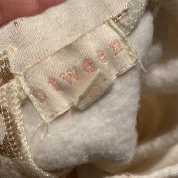 3/25$ btween Jogging Set with Gold Hearts 3 PIECE SET Size 6-12 mos - Picture 6 of 6